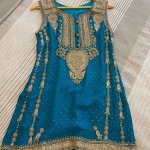 Embroidered kurta on silk chiffon base